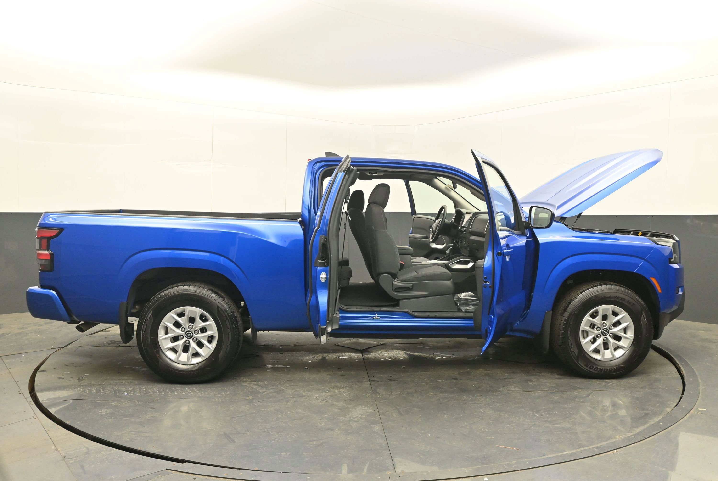 Certified 2024 Nissan Frontier SV image 46