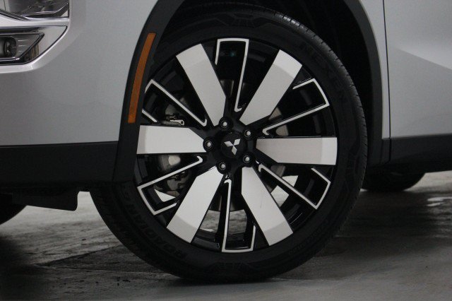 New 2026 Mitsubishi Outlander SE AWD/4WD image 3