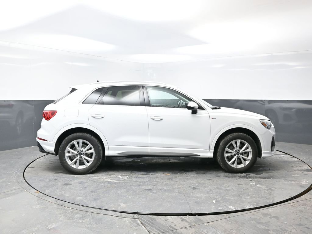 Used 2025 Audi Q3 2.0T Premium image 4