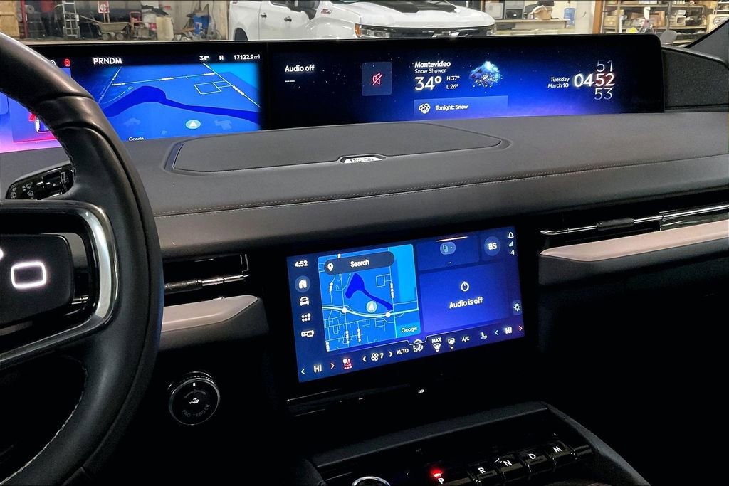 Used 2025 Lincoln Navigator L Reserve w/ Jet Appearance Package image 6