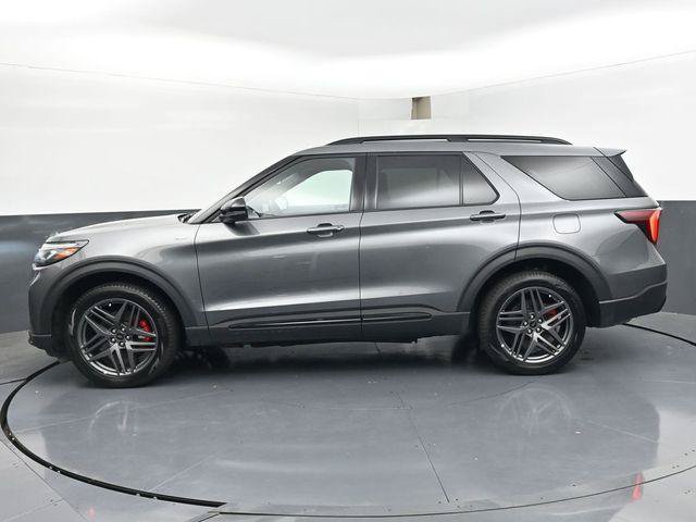 Used 2025 Ford Explorer ST-Line w/ ST-Line Street Pack AWD/4WD image 4