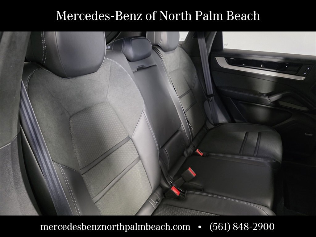 Used 2025 Porsche Cayenne GTS image 30