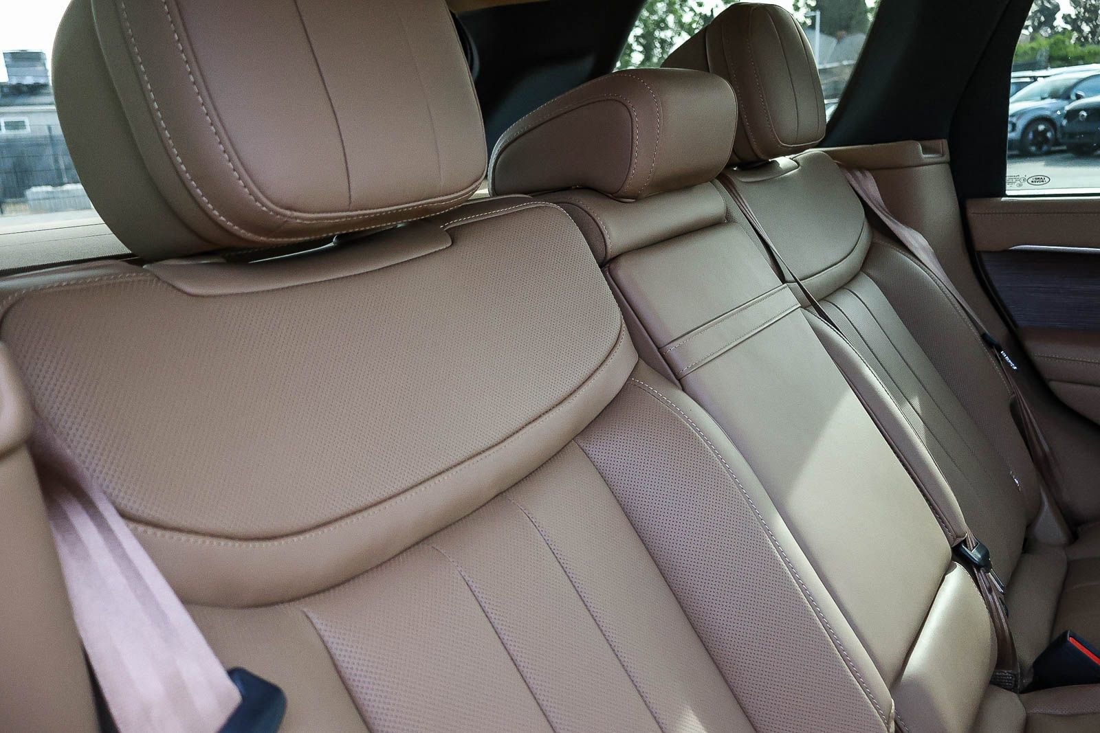 New 2026 Land Rover Range Rover SE image 21