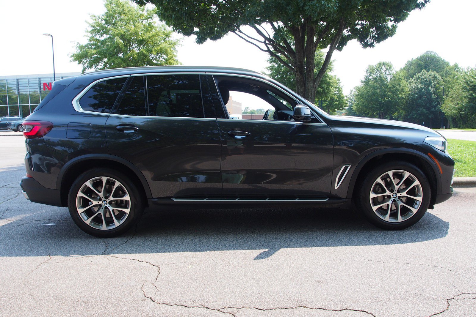 Used 2022 BMW X5 sDrive40i w/ Premium Package RWD image 8