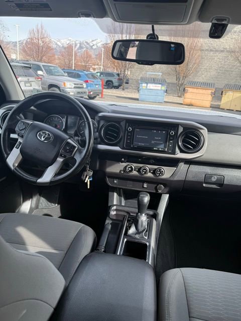 Used 2017 Toyota Tacoma SR5 image 28