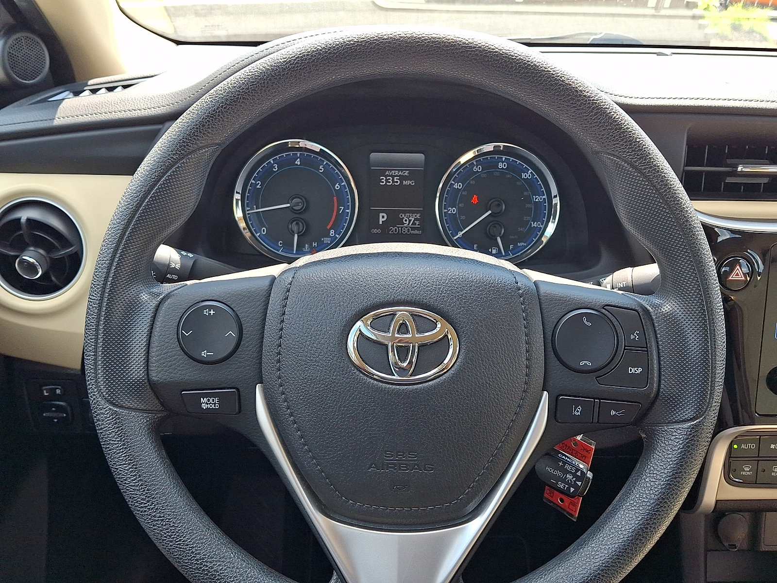Used 2017 Toyota Corolla LE w/ Carpet Mat Package (TMS) FWD image 19