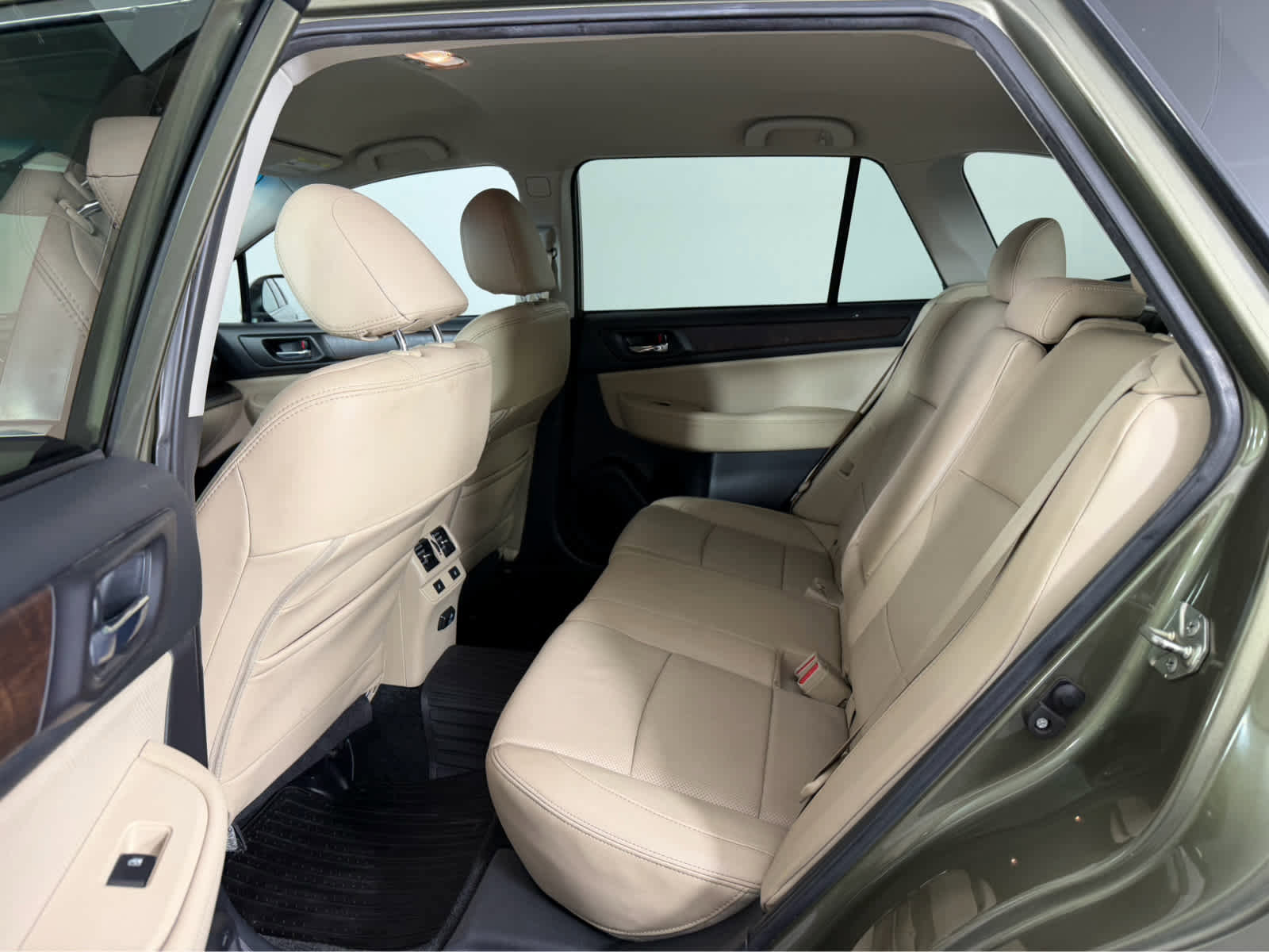 Used 2015 Subaru Outback 2.5i Limited image 12