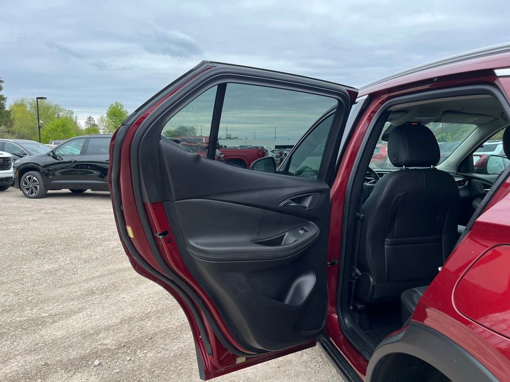 Used 2023 Buick Encore GX Select w/ Safety Package II AWD/4WD image 28