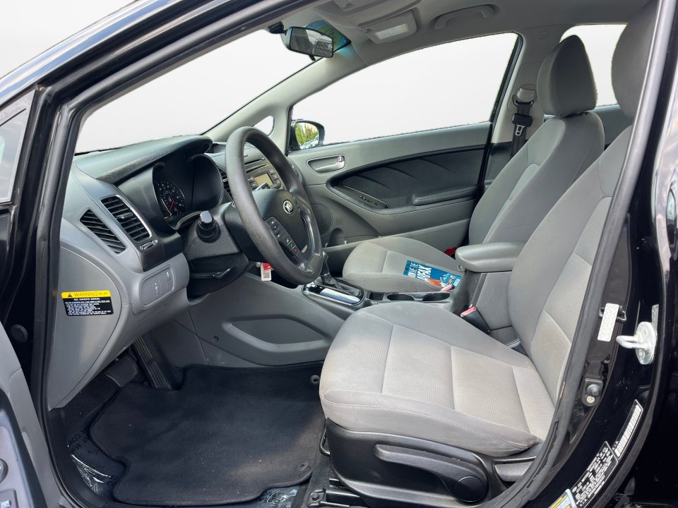 Used 2017 Kia Forte LX FWD image 11