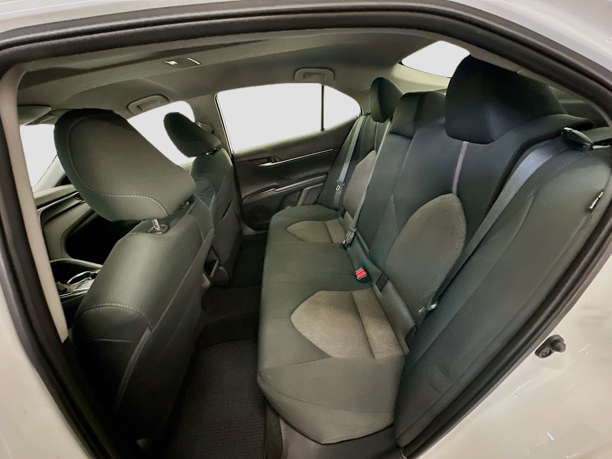 Used 2024 Toyota Camry LE FWD image 29