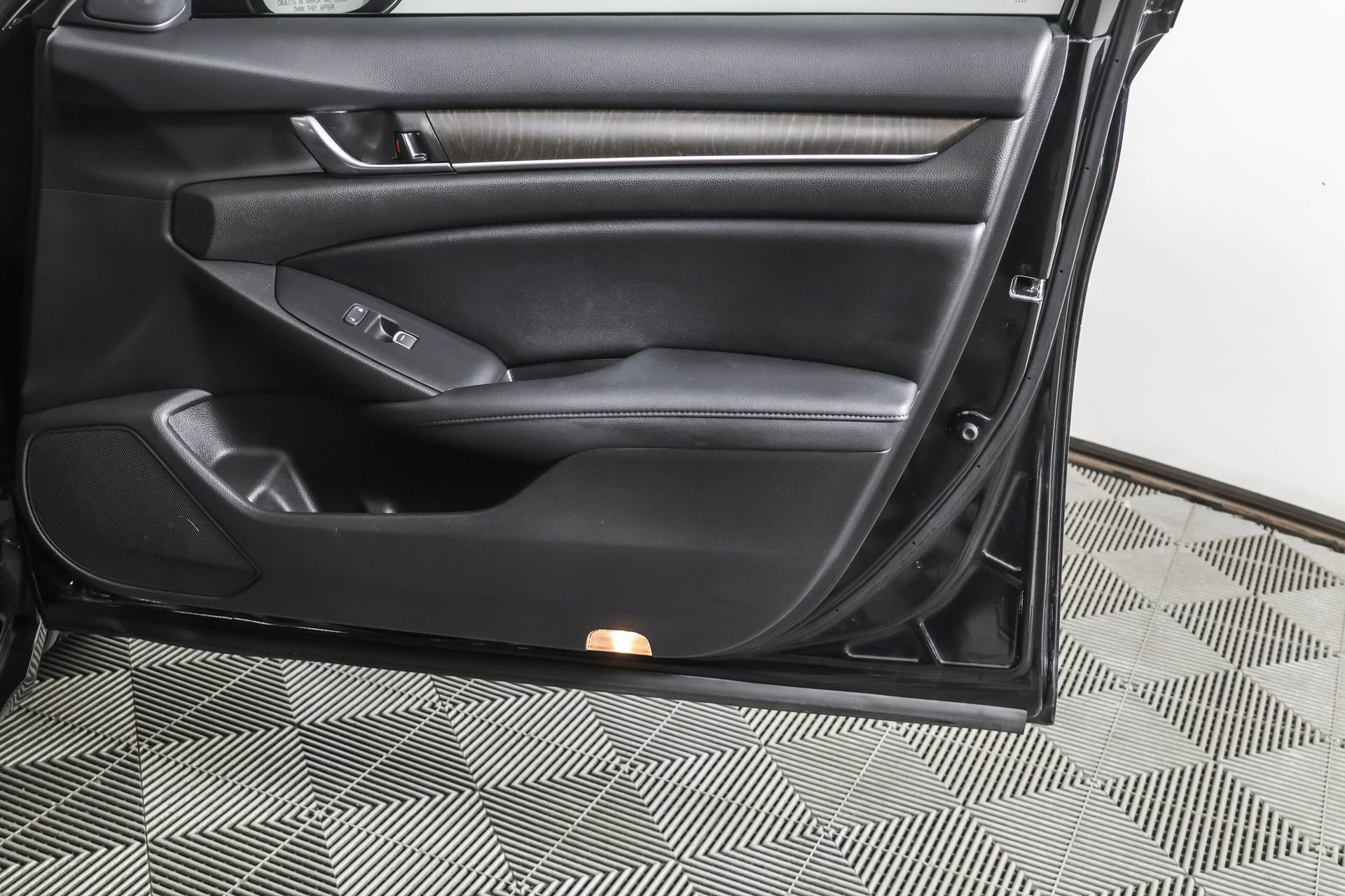 Used 2021 Honda Accord Touring image 48