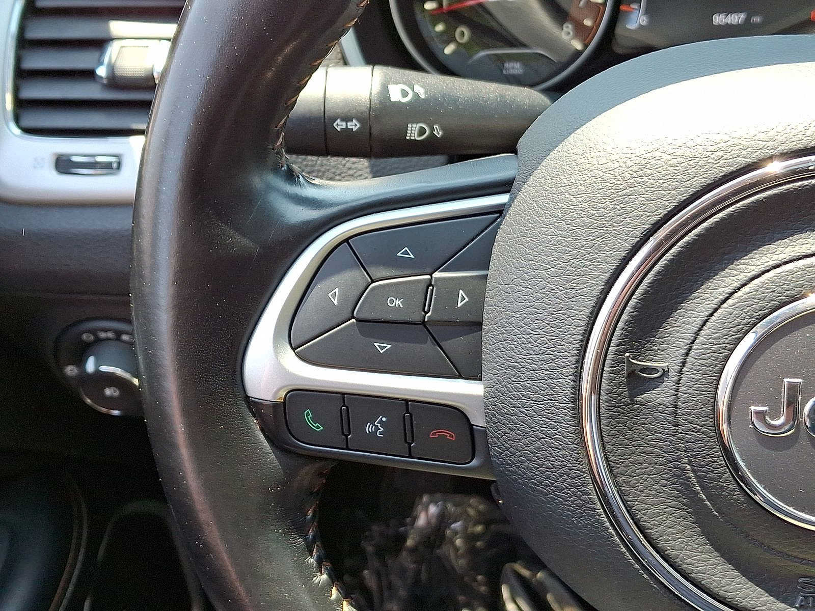 Used 2020 Jeep Compass Latitude w/ Popular Equipment Group FWD image 22