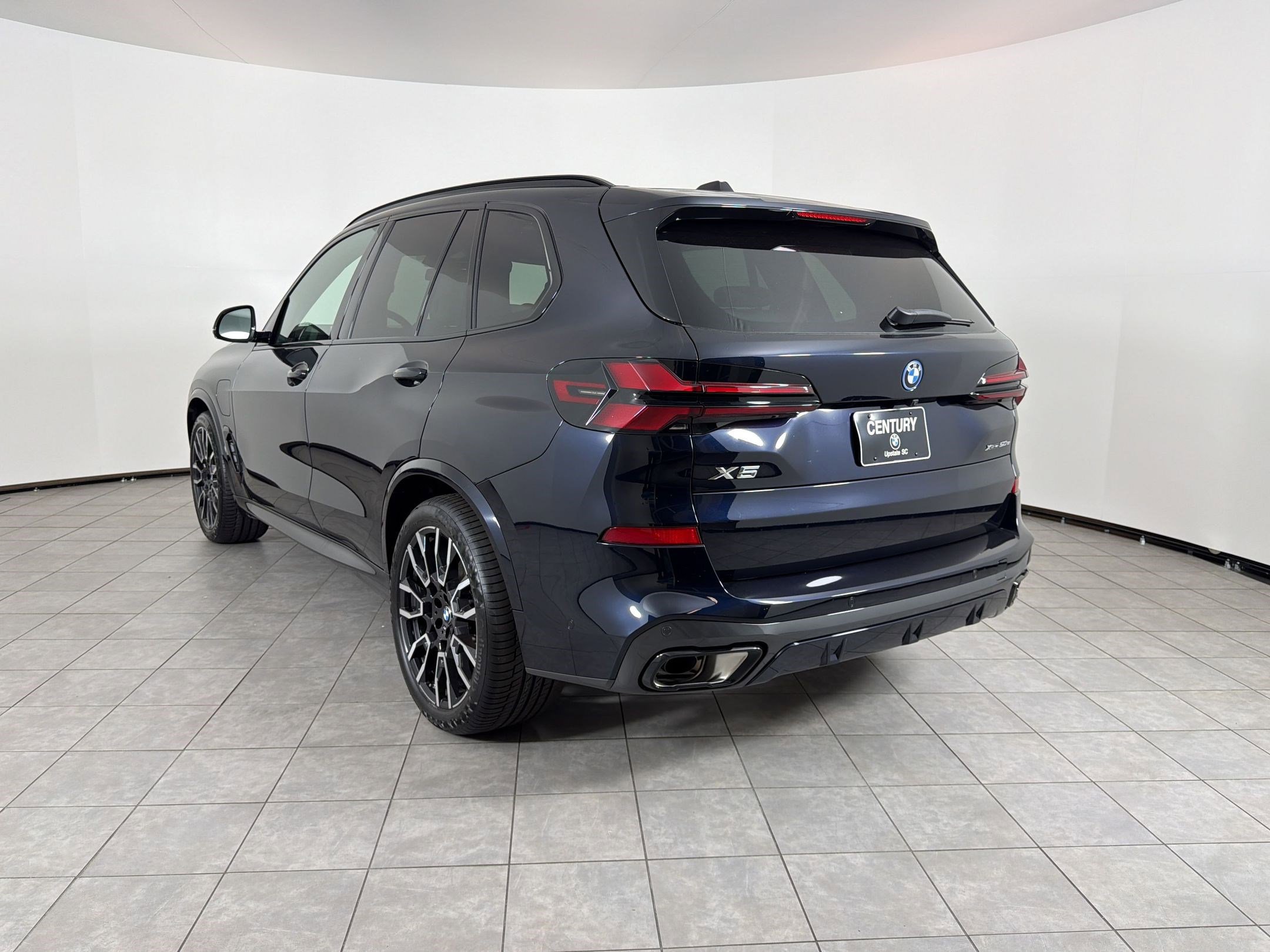 New 2026 BMW X5 xDrive50e AWD/4WD image 3