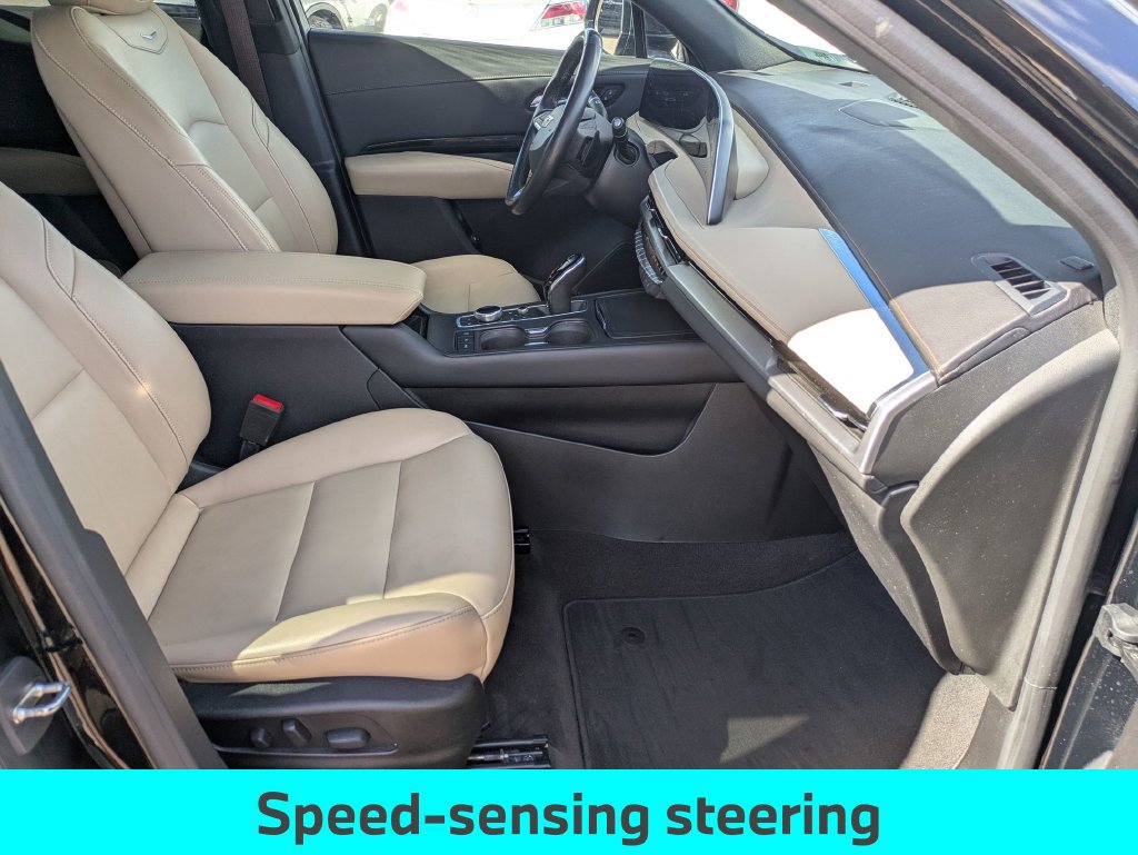 Used 2024 Cadillac XT4 Luxury w/ Cold Weather Package FWD image 30
