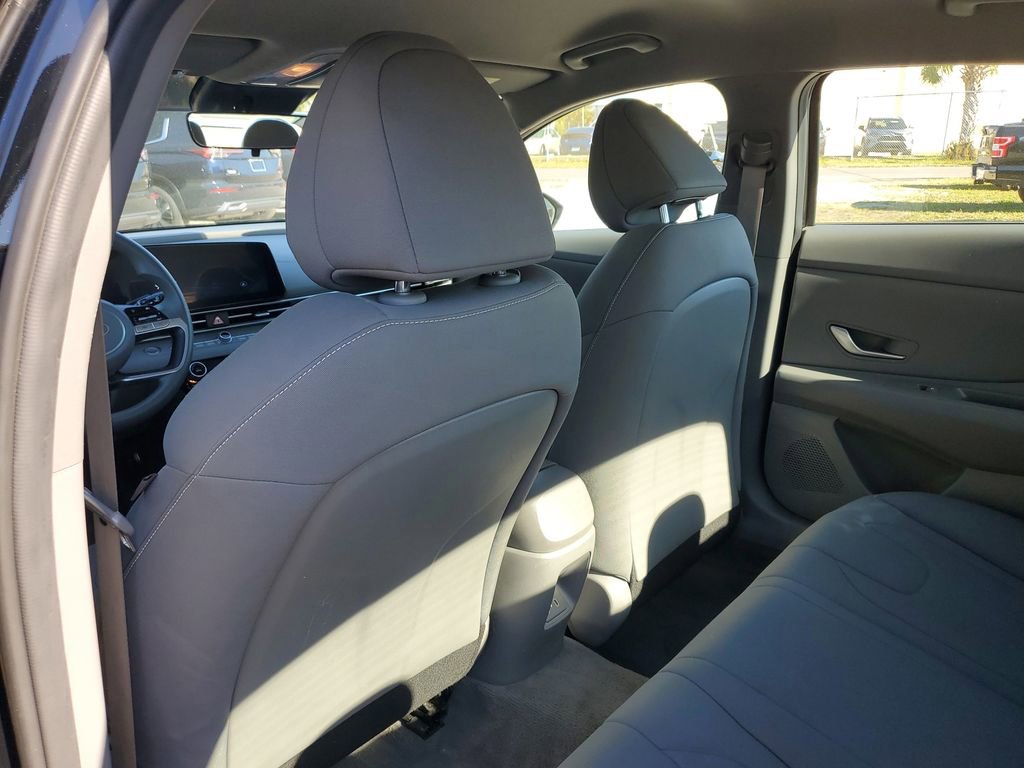 Used 2024 Hyundai Elantra SEL FWD image 11