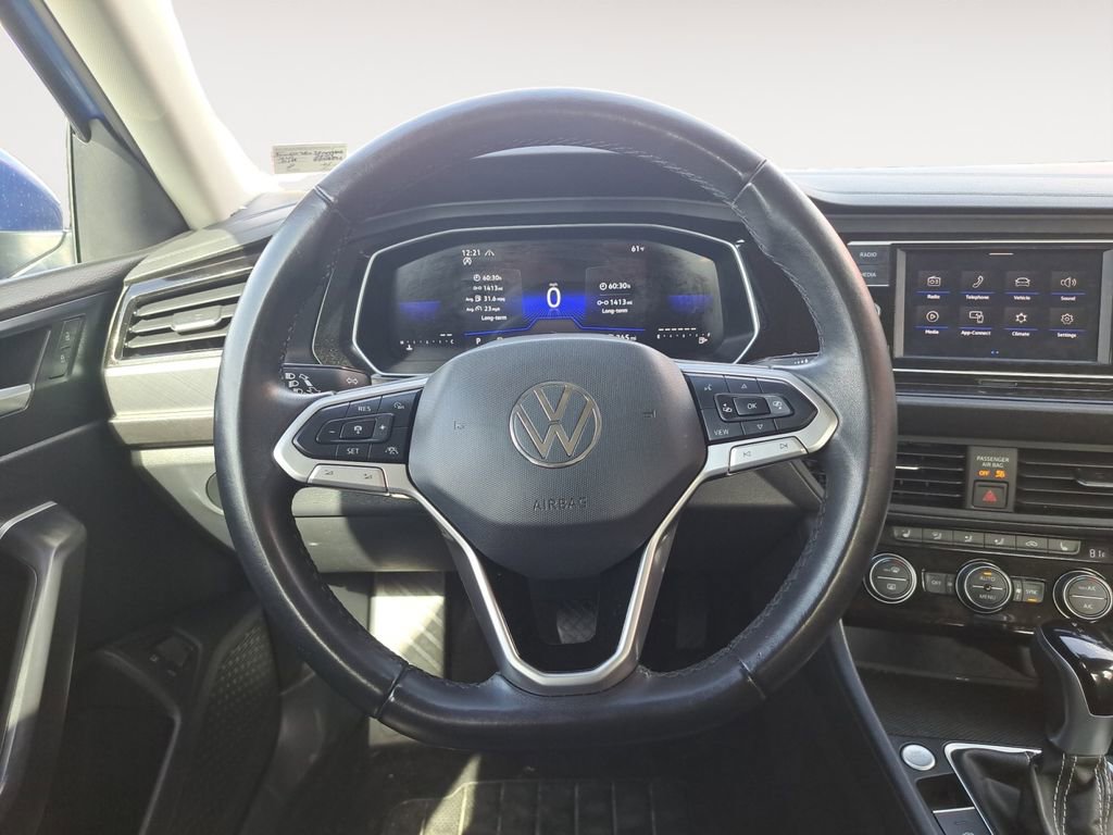 Used 2024 Volkswagen Jetta SE image 12