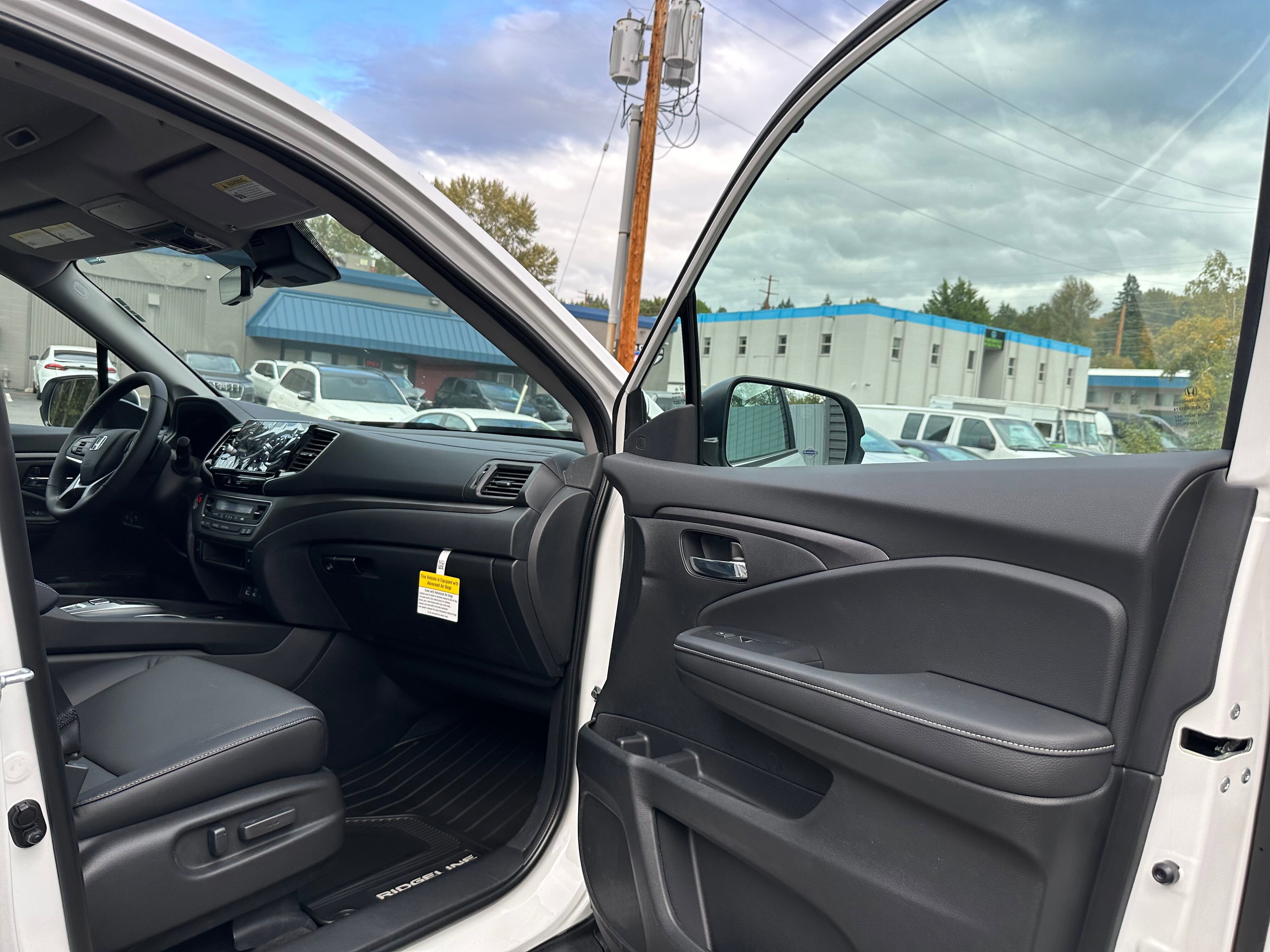 New 2025 Honda Ridgeline RTL image 11