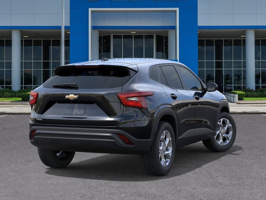New 2026 Chevrolet Trax LS w/ LS Convenience Package FWD image 4