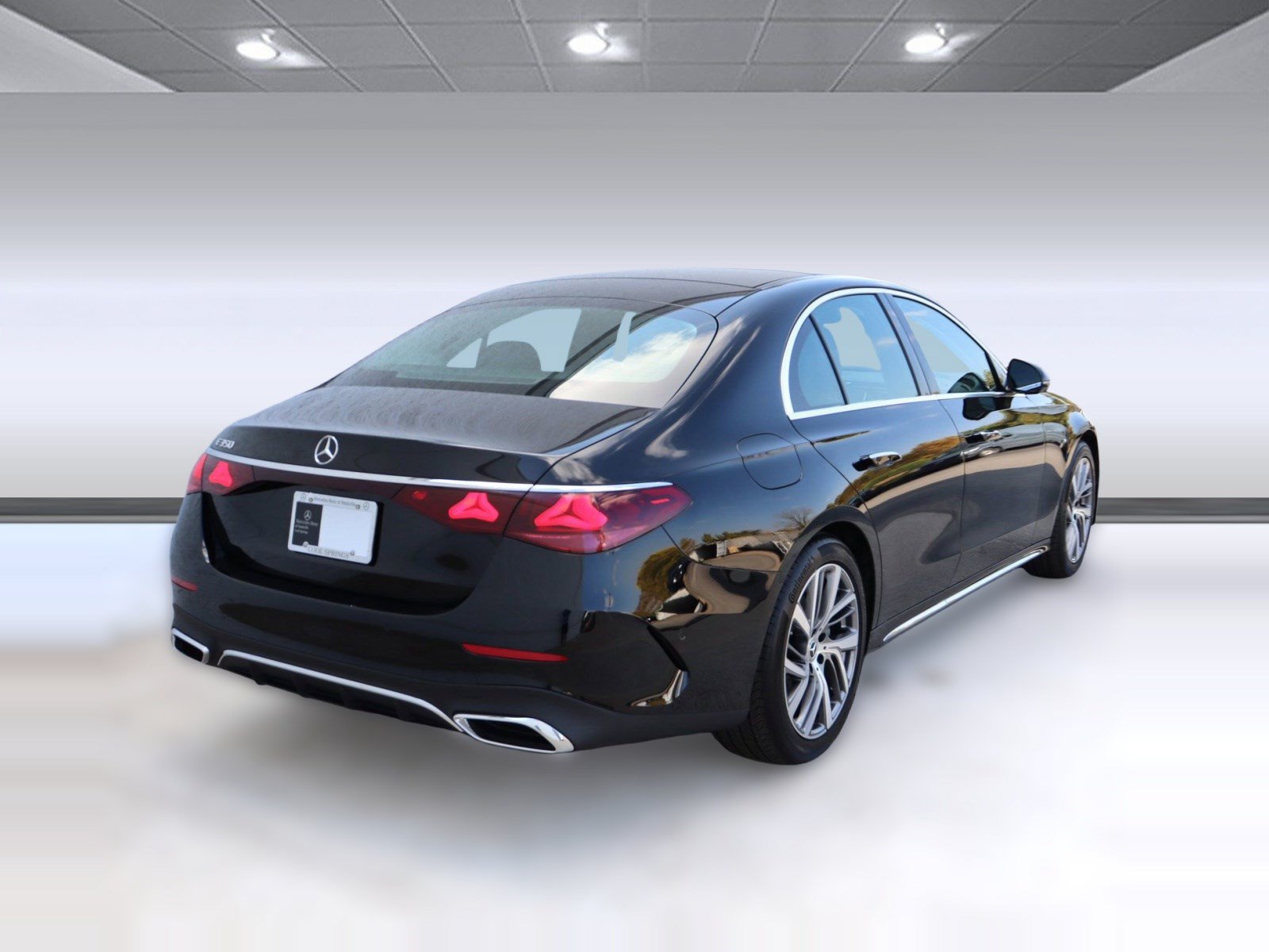 Used 2025 Mercedes-Benz E 350 Sedan image 7