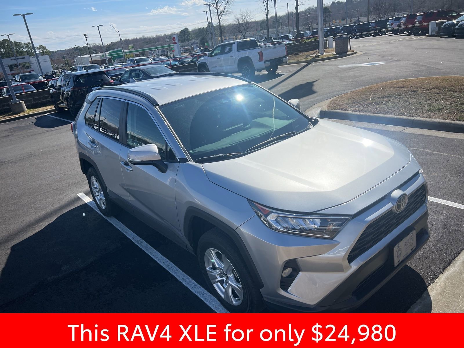 Used 2021 Toyota RAV4 XLE image 17