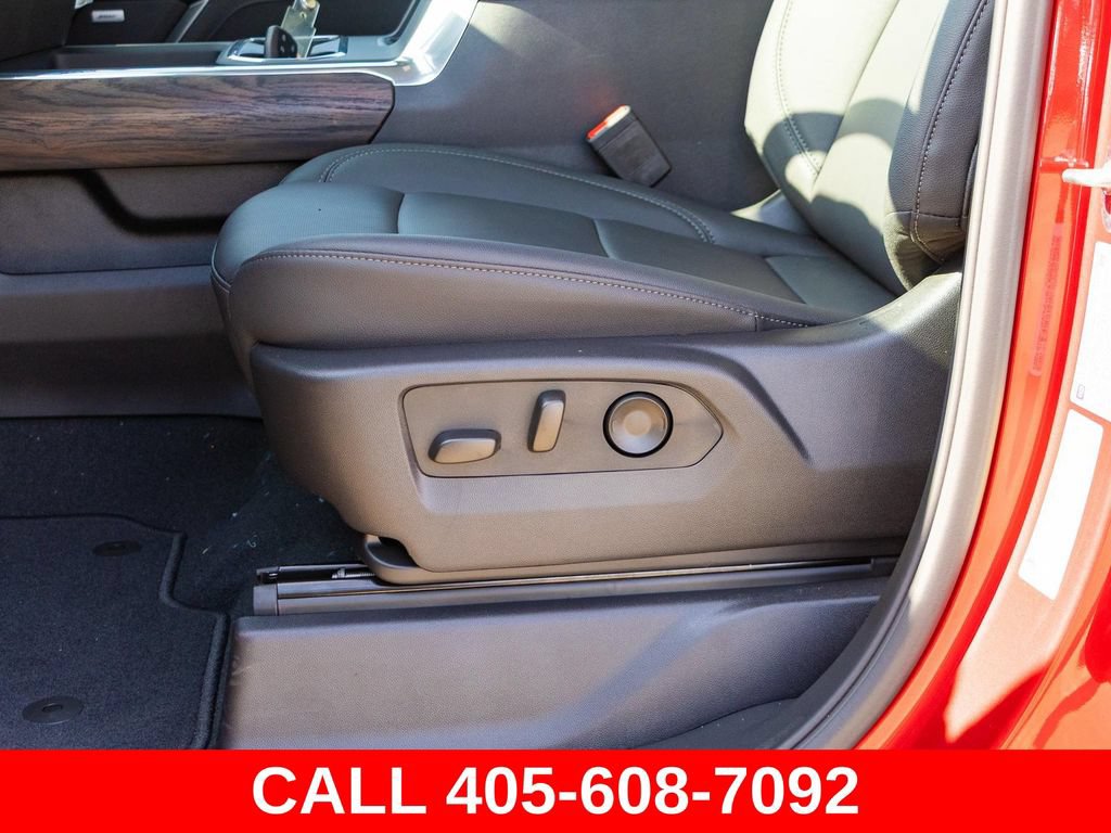 Used 2025 GMC Sierra 2500 SLT w/ SLT Premium Package AWD/4WD image 30