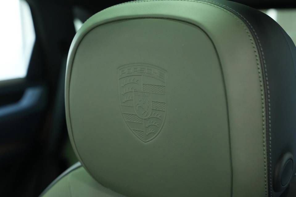 Certified 2025 Porsche Cayenne image 35