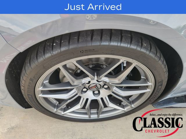 Used 2025 Chevrolet Corvette Z06 RWD image 11