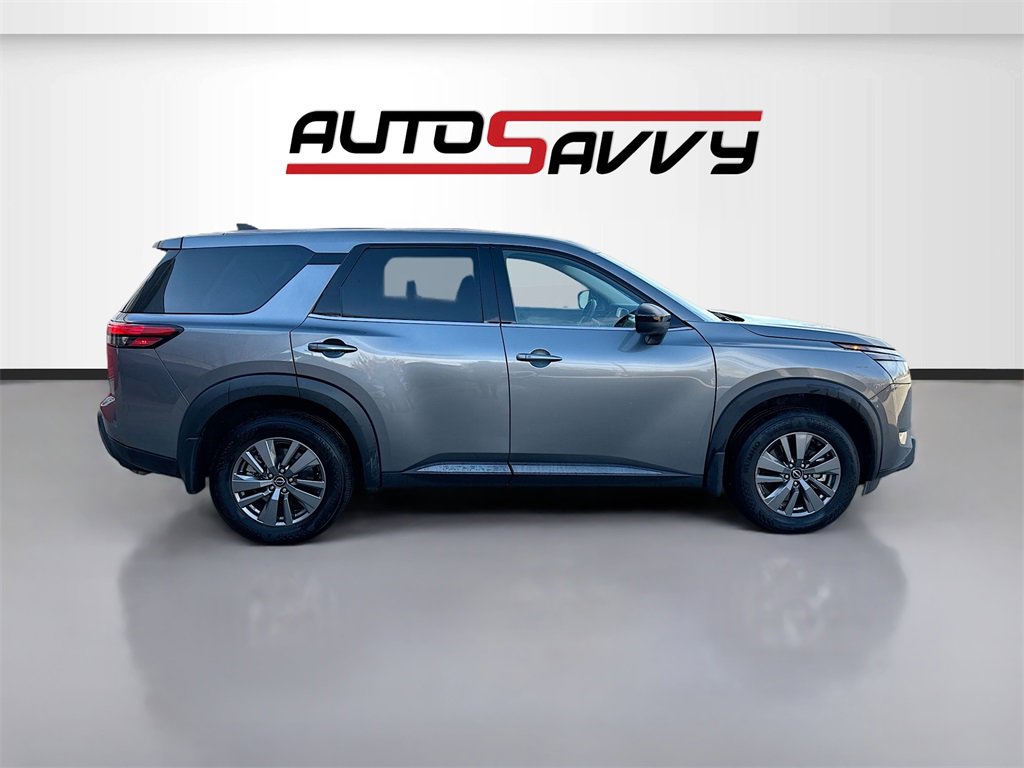 Used 2024 Nissan Pathfinder S image 8