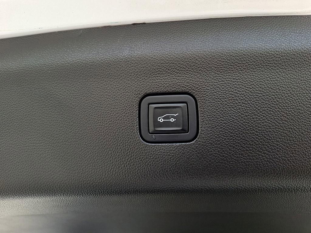 Used 2023 Buick Enclave Avenir w/ Avenir Technology Package AWD/4WD image 31
