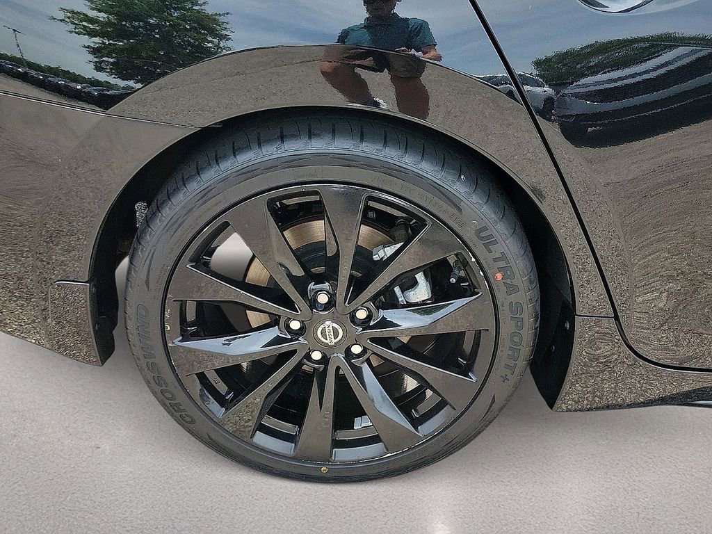 Used 2022 Nissan Maxima SR w/ Sport Mat Group FWD image 7