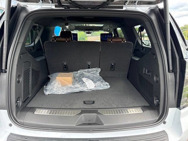New 2026 Chevrolet Suburban High Country AWD/4WD image 27