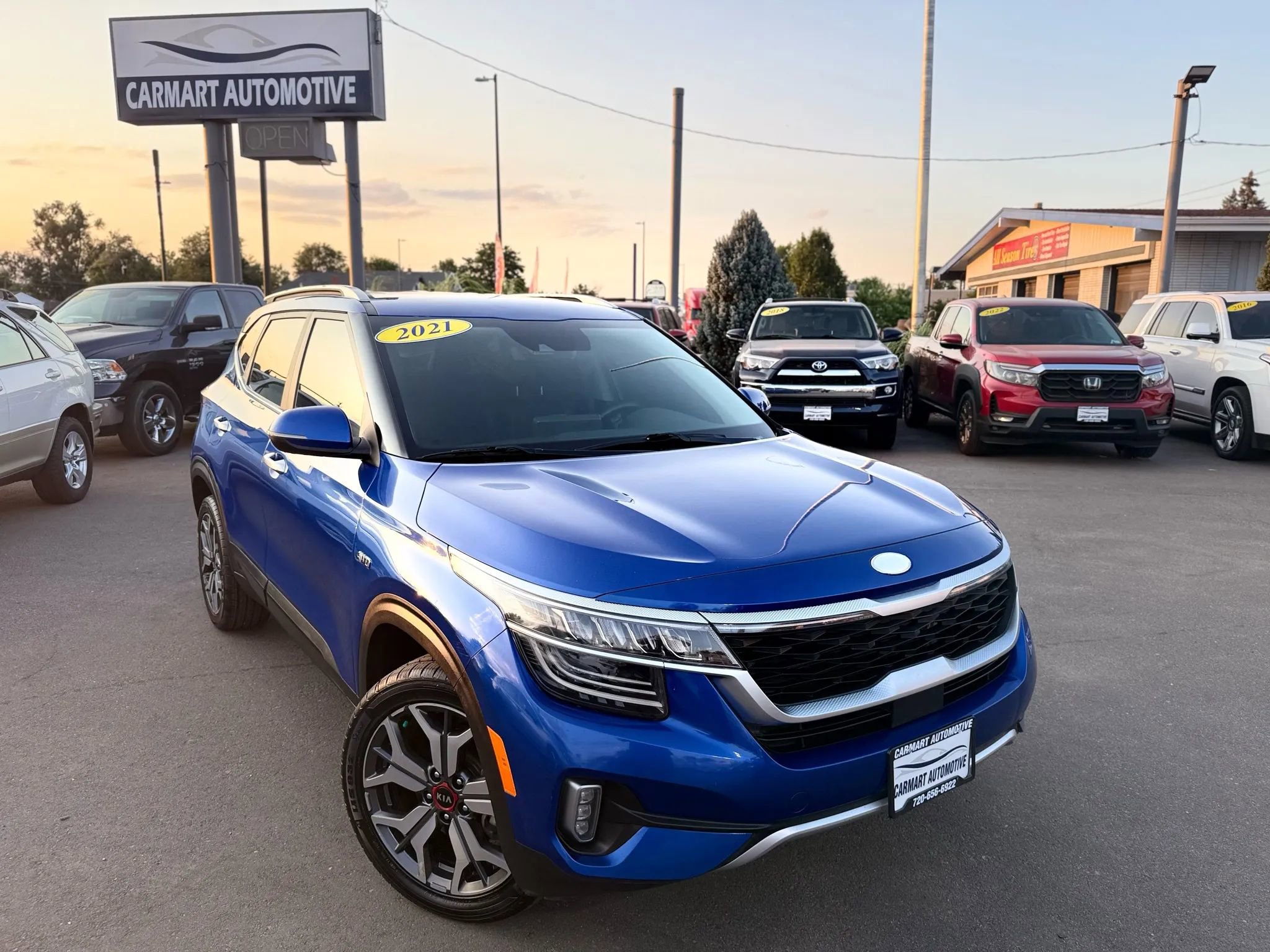 Used 2021 Kia Seltos SX image 2