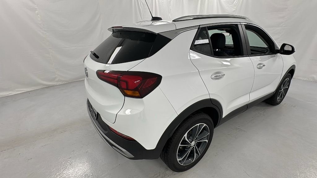 Used 2023 Buick Encore GX Select image 3