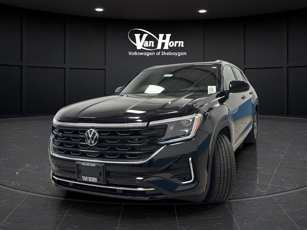 Used 2024 Volkswagen Atlas Cross Sport SEL R-Line AWD/4WD image 3