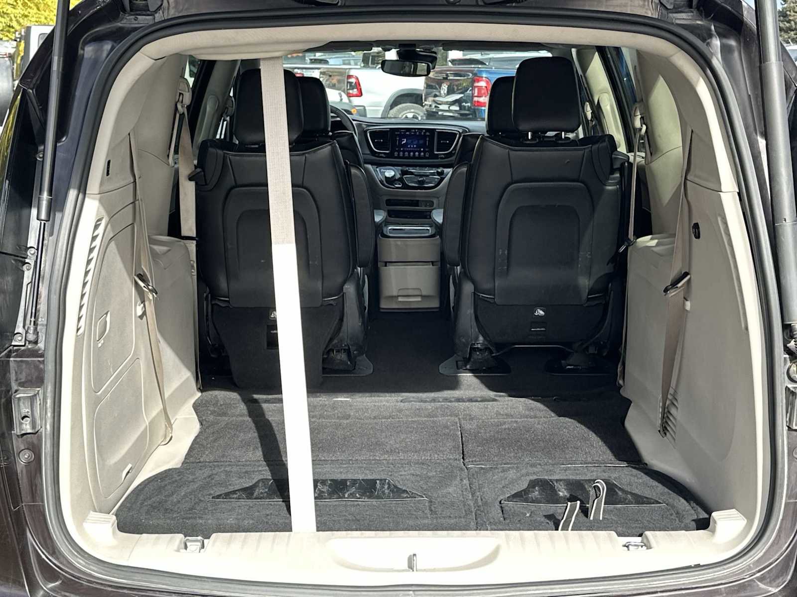 Used 2018 Chrysler Pacifica Limited w/ Advanced Safetytec Group image 19