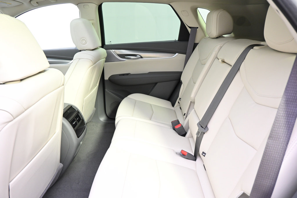 New 2026 Cadillac XT5 Premium Luxury w/ LPO, Floor Liner Package AWD/4WD image 21