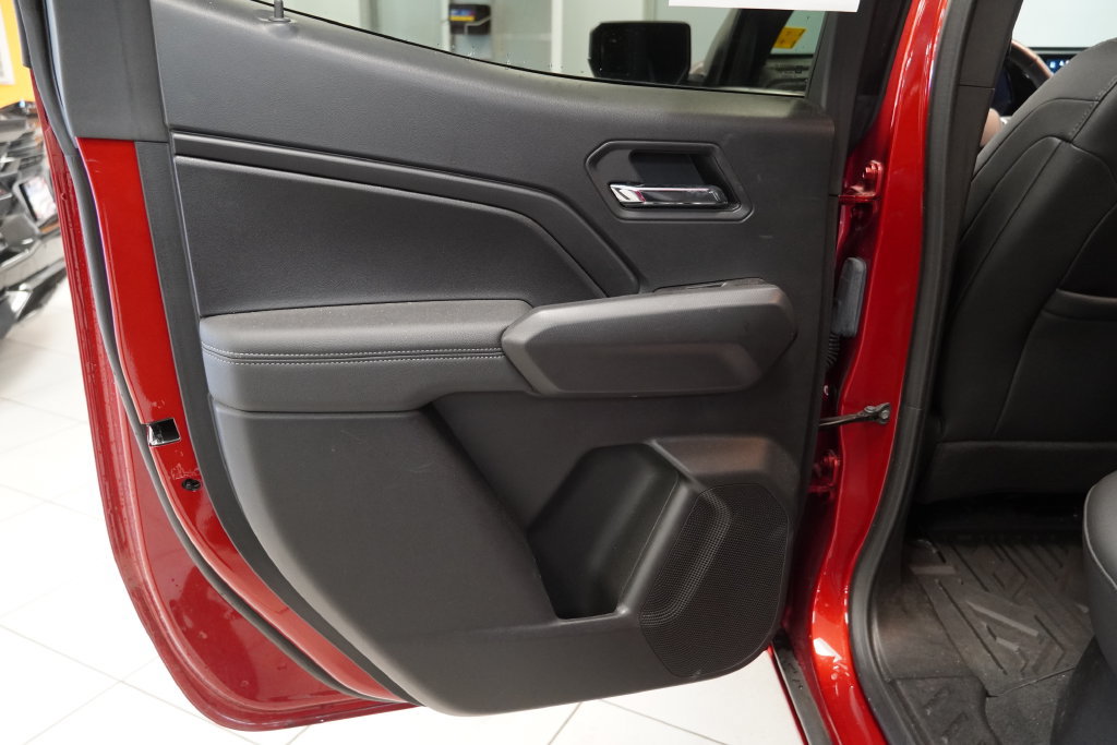 Used 2025 Chevrolet Colorado LT w/ LT Convenience Package AWD/4WD image 26