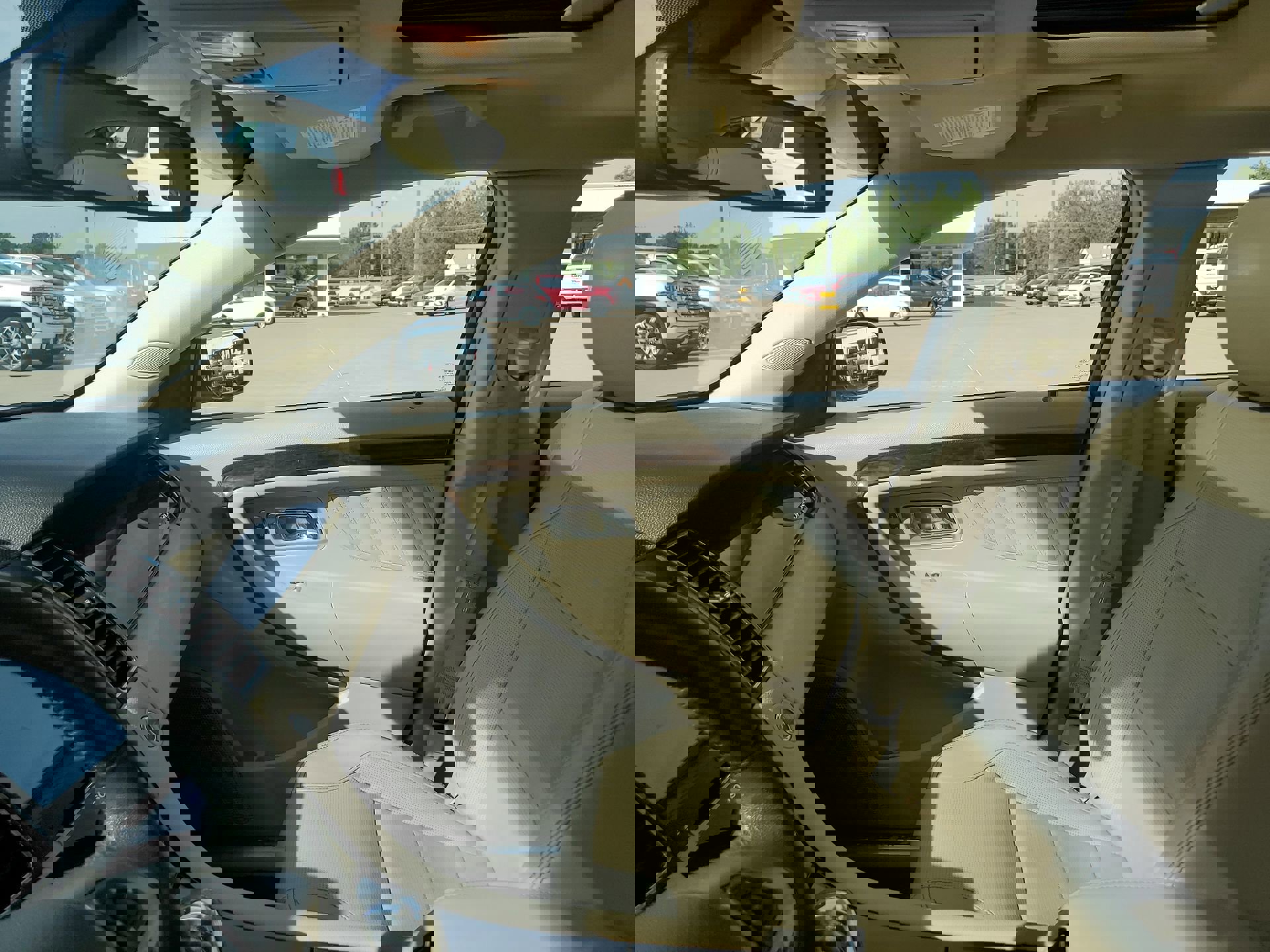 Used 2018 Ford Taurus Limited w/ Driver Assist Package image 28