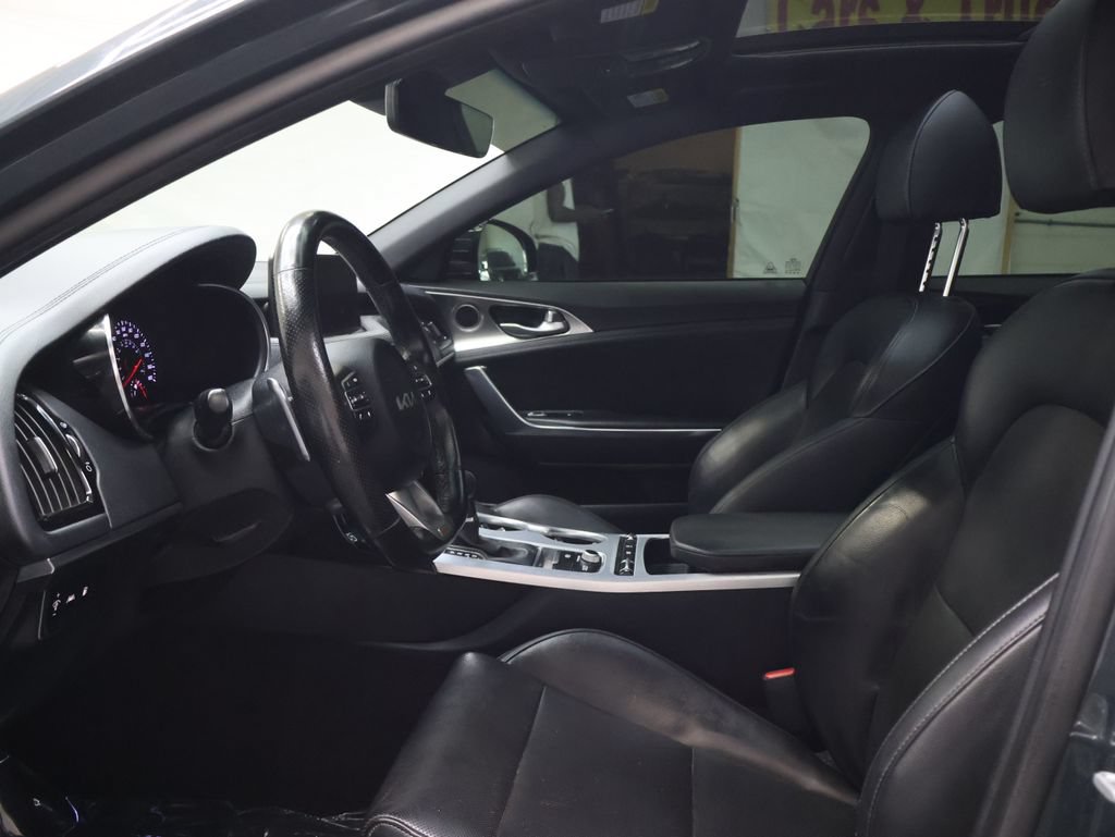 Used 2022 Kia Stinger GT1 RWD image 16