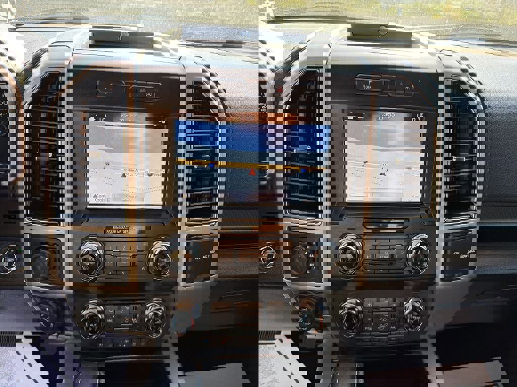 Used 2019 Ford F150 Lariat w/ Equipment Group 502A Luxury image 22