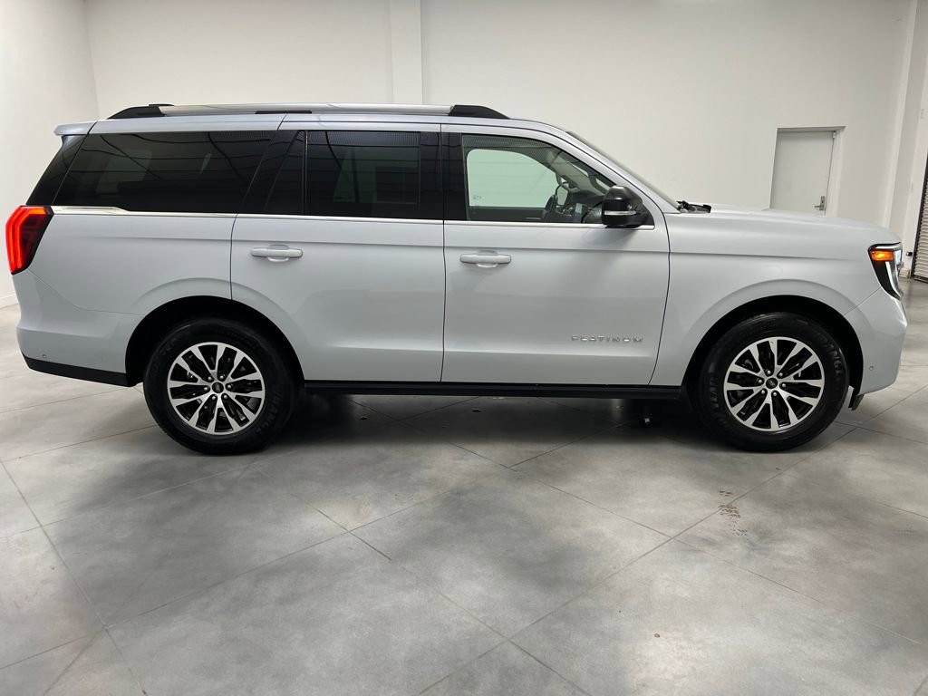 Used 2025 Ford Expedition Platinum AWD/4WD image 8