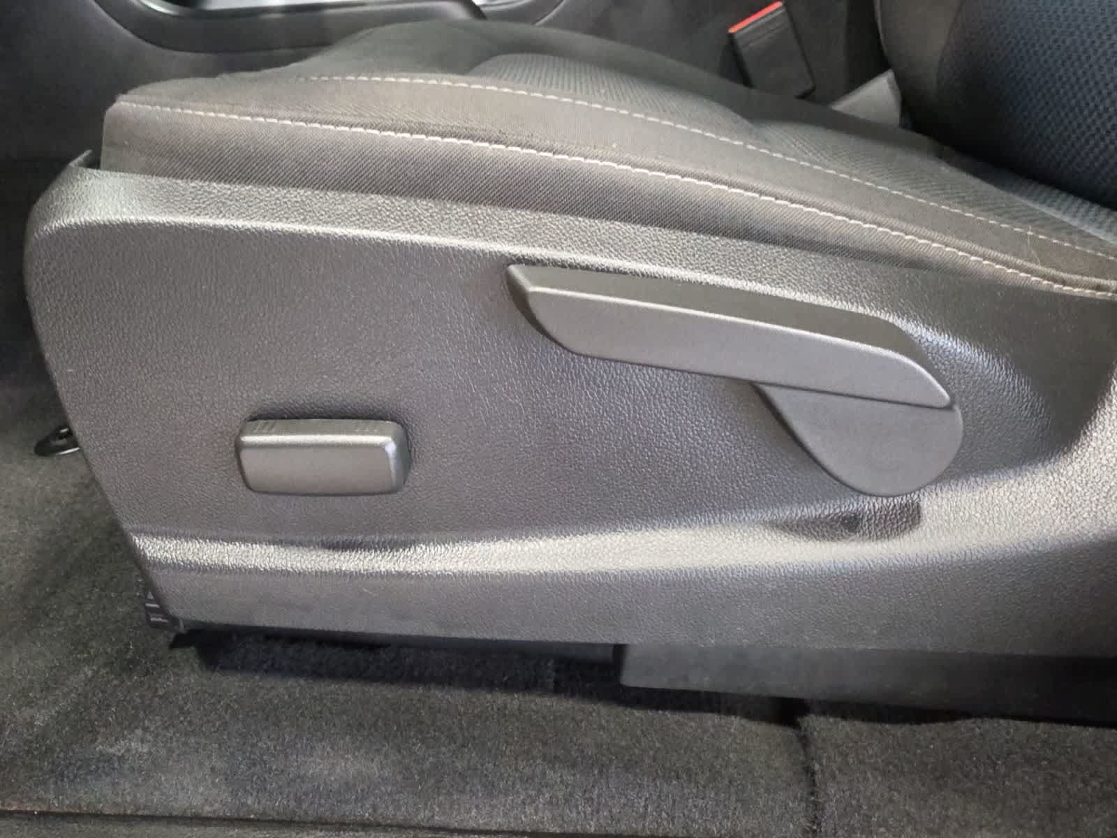 Used 2019 Chevrolet Colorado LT w/ Colorado RST Special Edition AWD/4WD image 21