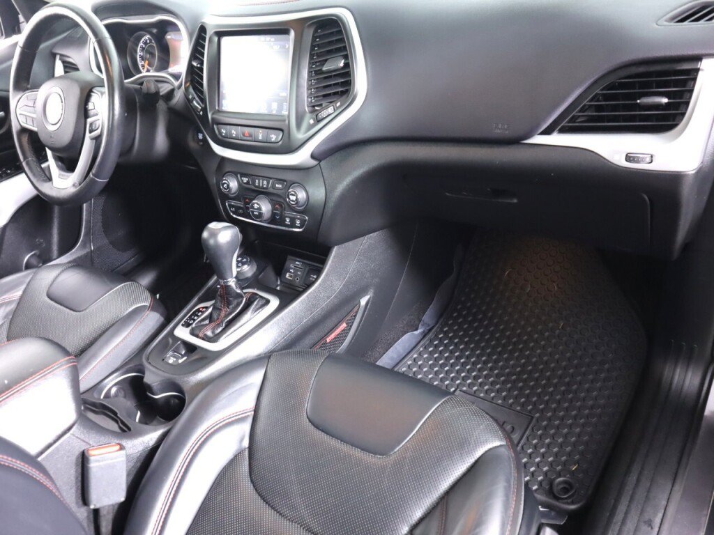 Used 2018 Jeep Cherokee Trailhawk w/ Quick Order Package 27L AWD/4WD image 50