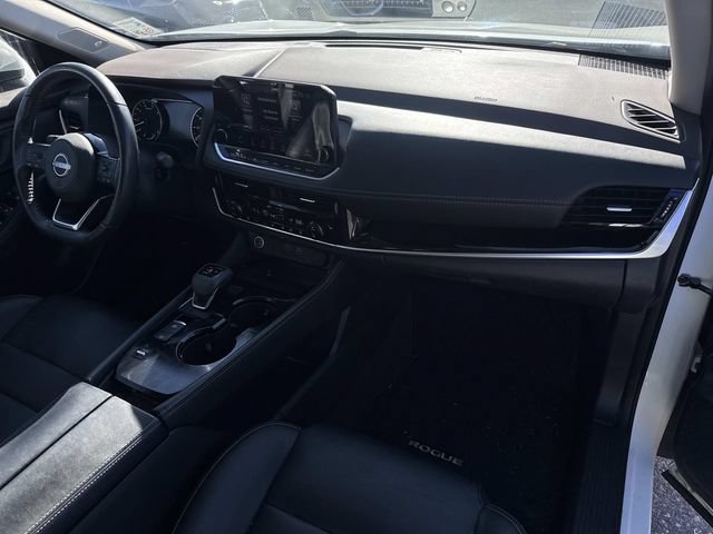 Used 2023 Nissan Rogue SL w/ SL Premium Package FWD image 17