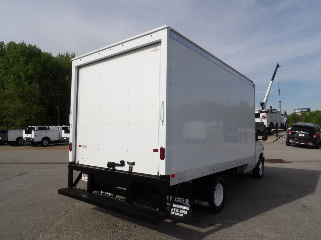 Used 2024 Ford E-350 and Econoline 350 Super Duty w/ Driver's Safety Package RWD image 7