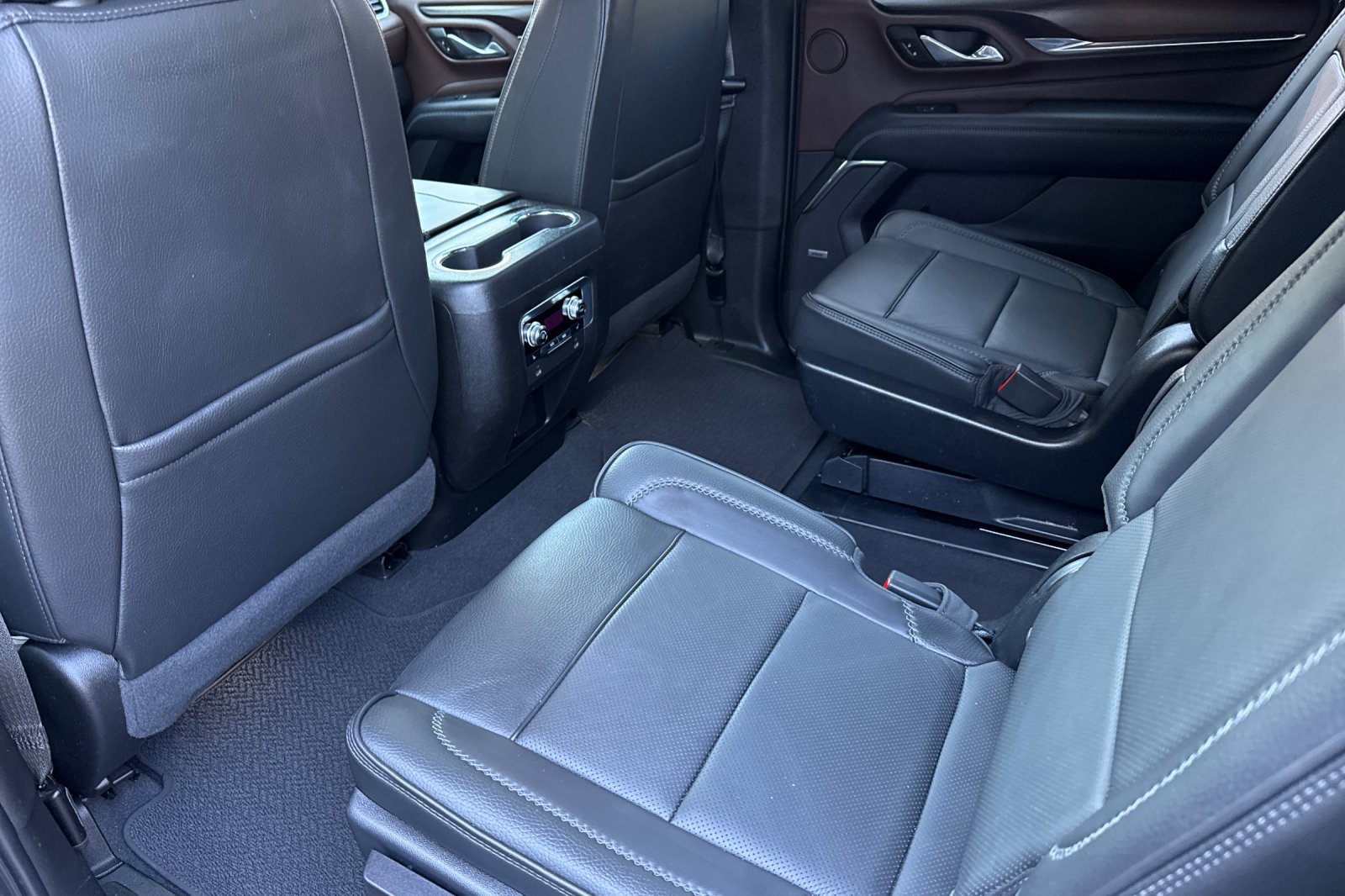 Used 2022 GMC Yukon Denali AWD/4WD image 15