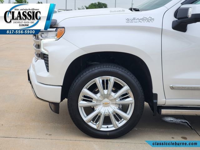 Used 2025 Chevrolet Silverado 1500 High Country AWD/4WD image 11