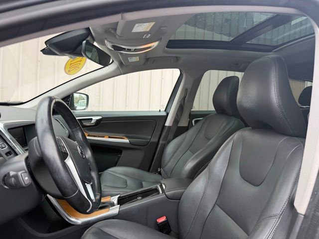 Used 2017 Volvo XC60 T6 Inscription image 14