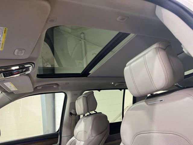 Used 2022 Jeep Grand Wagoneer Series I w/ Flexible Seating Group image 21