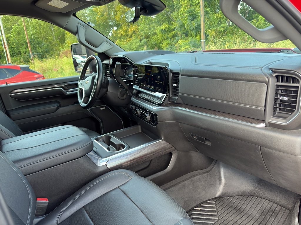 Used 2024 Chevrolet Silverado 2500 LTZ w/ LTZ Premium Package AWD/4WD image 9